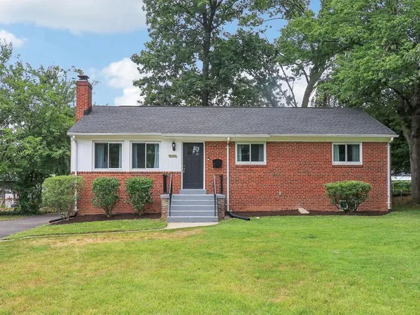 3220 Sherry Ct, Falls Church, VA 22042