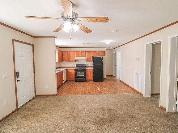5th image of 130 Meadows Ln