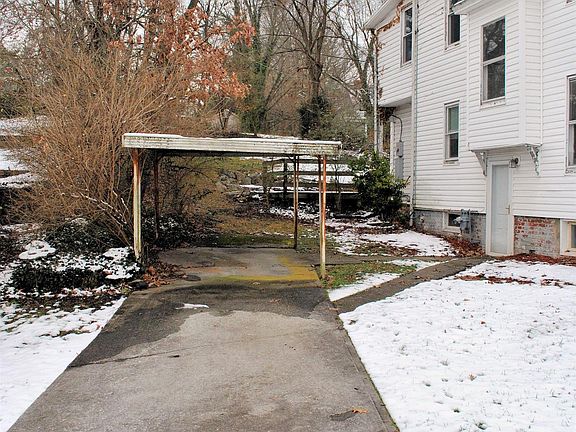 4th image of 1601 Grove Ave