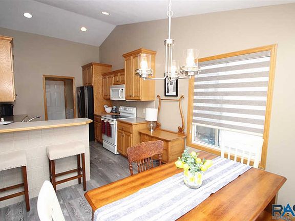 5th image of 1208 E Northstar Ln