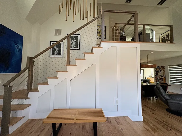 5726 Mercedes Ave — Photo 2