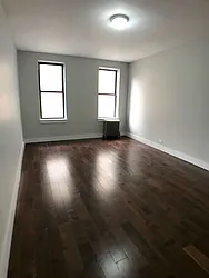 Rented by Weissman Realty