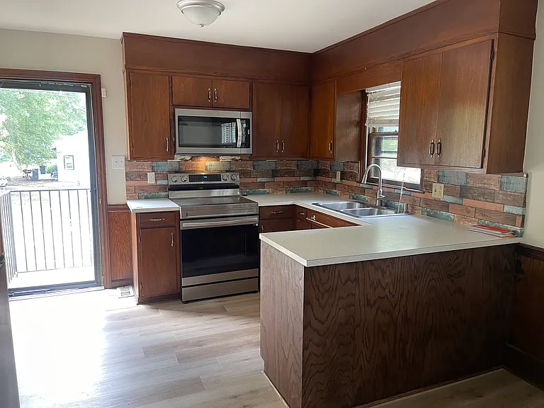 1238 12th St NE — Photo 3