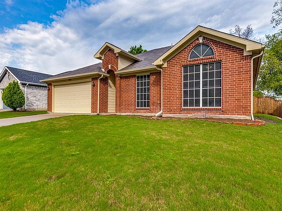 2nd image of 1705 Crestmeadow Ln