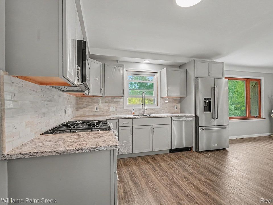 71320 Dequindre Rd, photo 5
