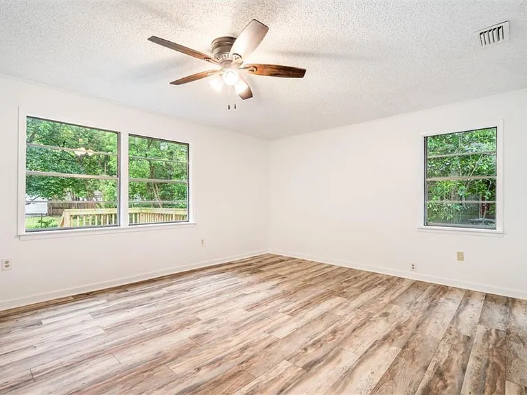 2507 Taylor Ave — Photo 12
