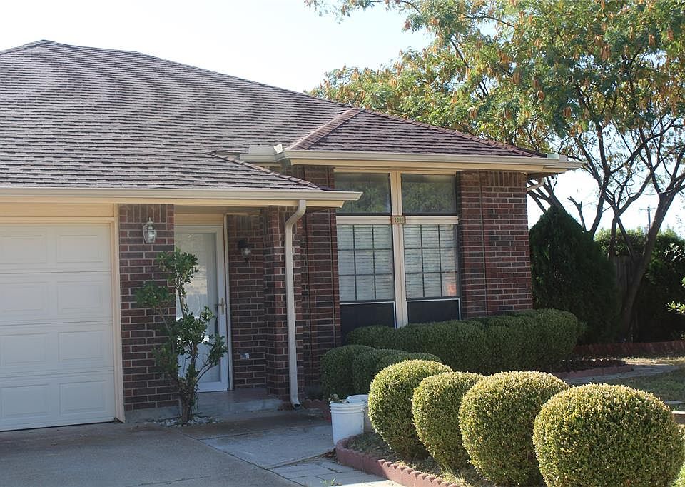 1st image of 2300 Gladstone Dr