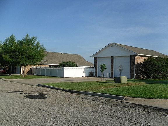 6" Fence & Detached 30 X 50 