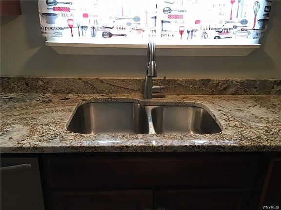 5th image of 98 Somerville Ave