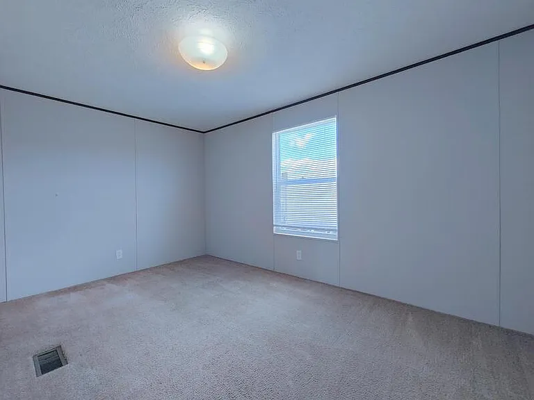 312 W Tower Ln — Photo 8