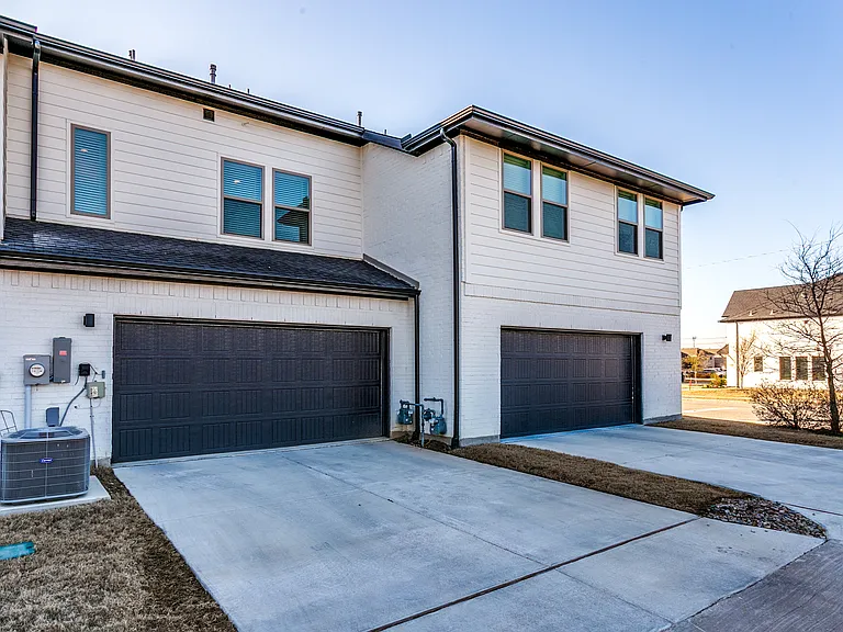 7605 Reis Ln #1 — Photo 12
