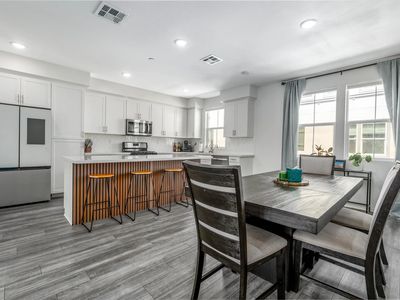 449 Atlas Gln, Escondido, CA, 92025