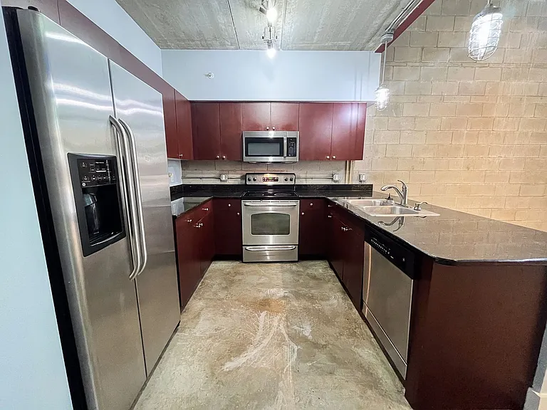 2515 SW 35th Pl #117 — Photo 7
