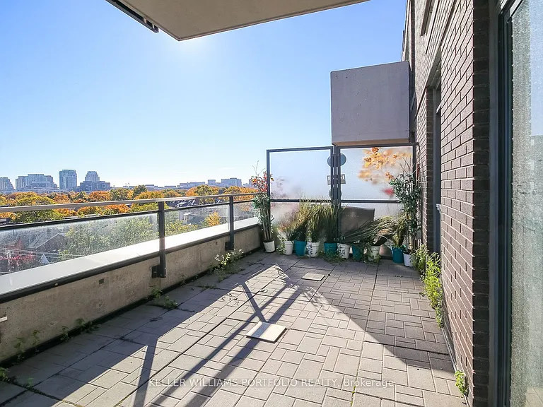 205 Manning Ave #506 — Photo 18