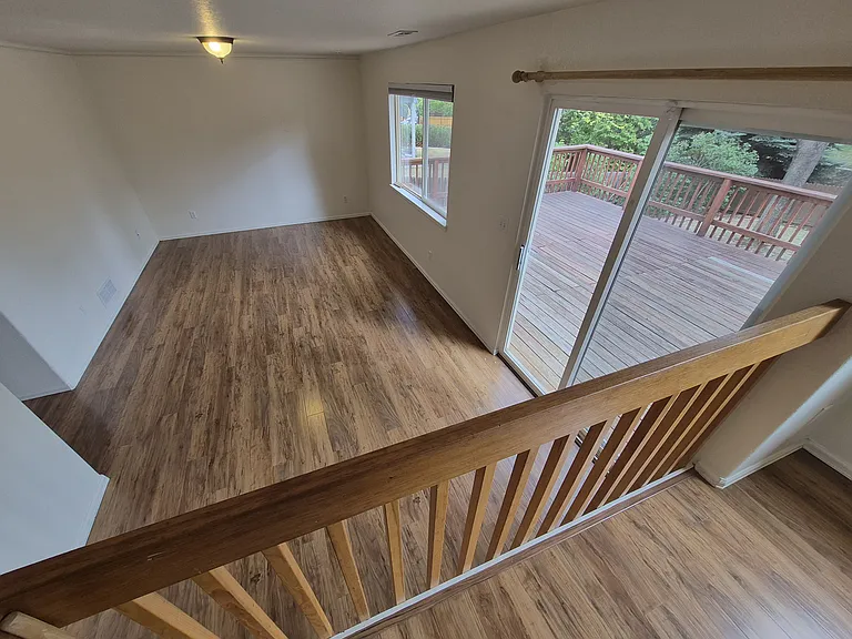427 Hudson Ct — Photo 7