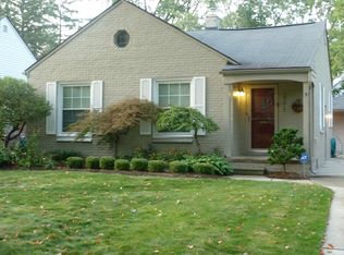 2275 Dorchester Rd, Birmingham, MI 48009