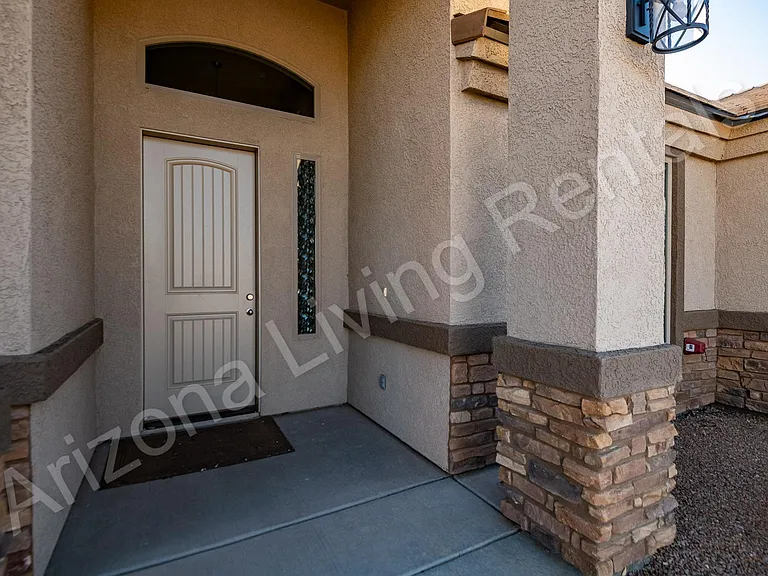 1726 E Aloe St — Photo 8