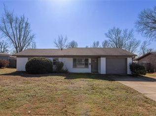 1208 NE 3rd St, Bentonville, AR 72712