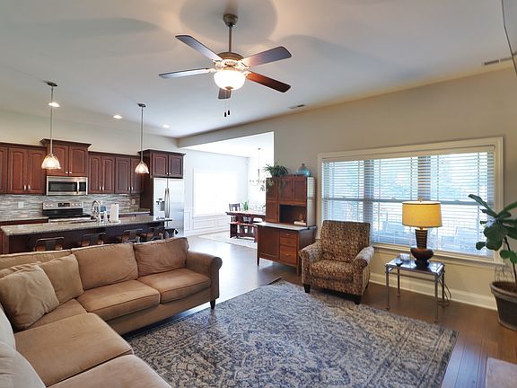 5th image of 7989 Richpine Dr