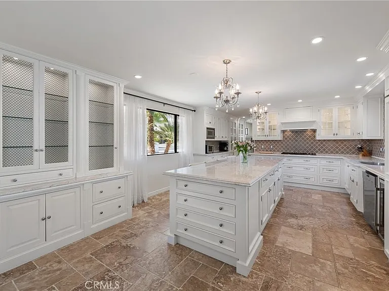 72408 Desert Dr — Photo 3