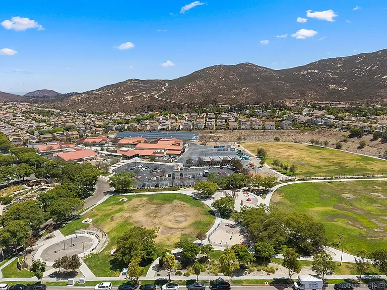 10449 Monterey Ridge Dr — Photo 25