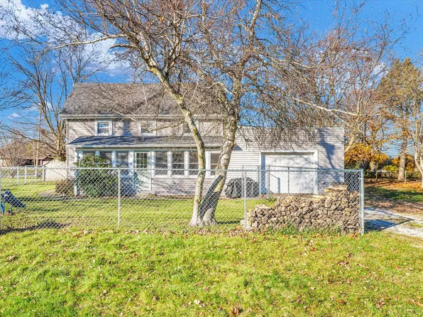 301 N Pease St, Tolono, IL 61880