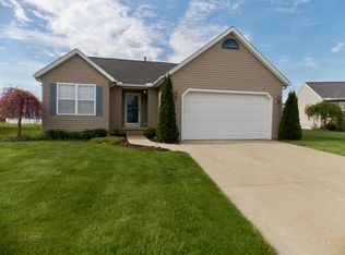 38204 Pelican Lake Dr, North Ridgeville, OH 44039