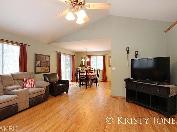 3rd image of 4218 Beechwood Ct