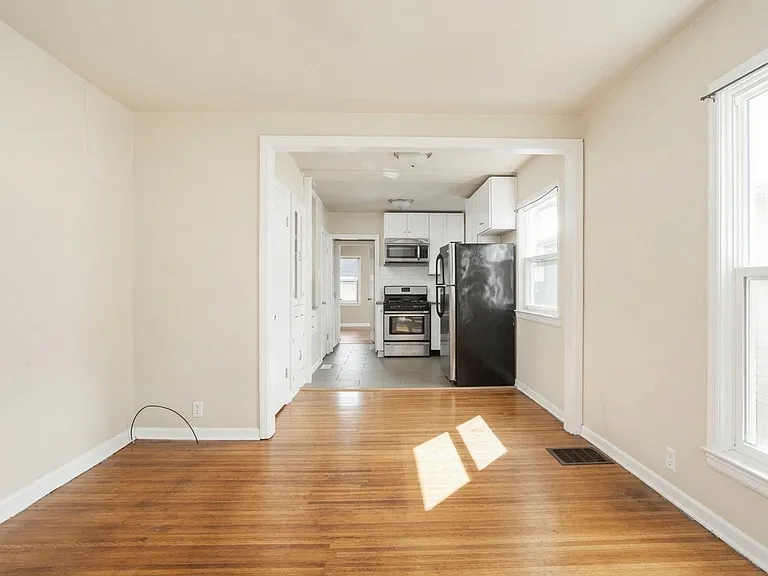 4851 Hillside Ave — Photo 3
