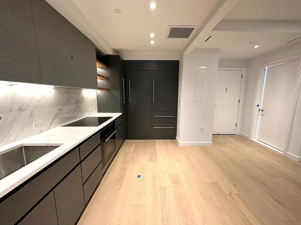 300 West 30th Street image 3 of 12