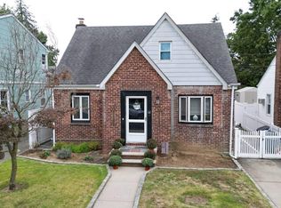 1047 Wool Ave, Franklin Square, NY 11010