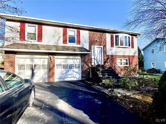 4th image of 1089 Westbury Dr