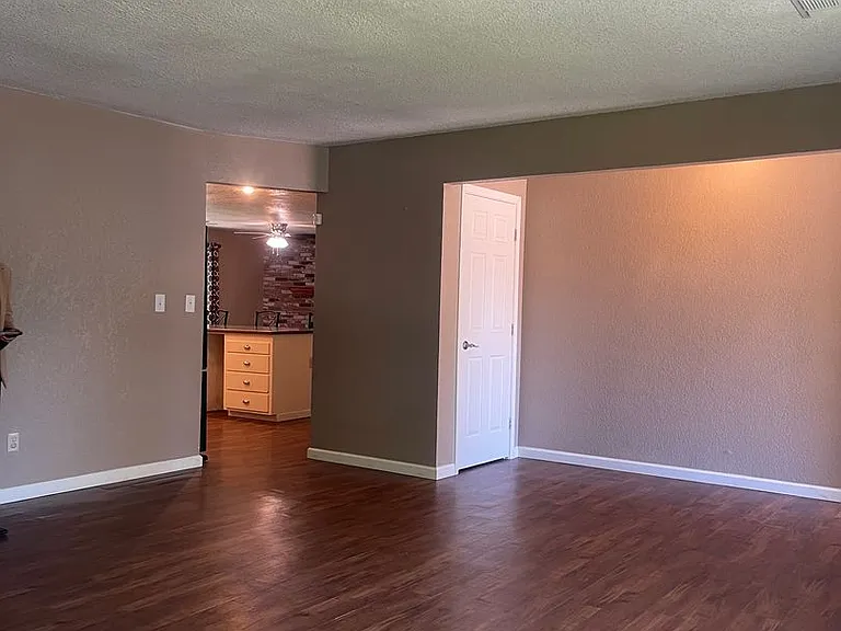 104 Woodcliff Dr — Photo 3
