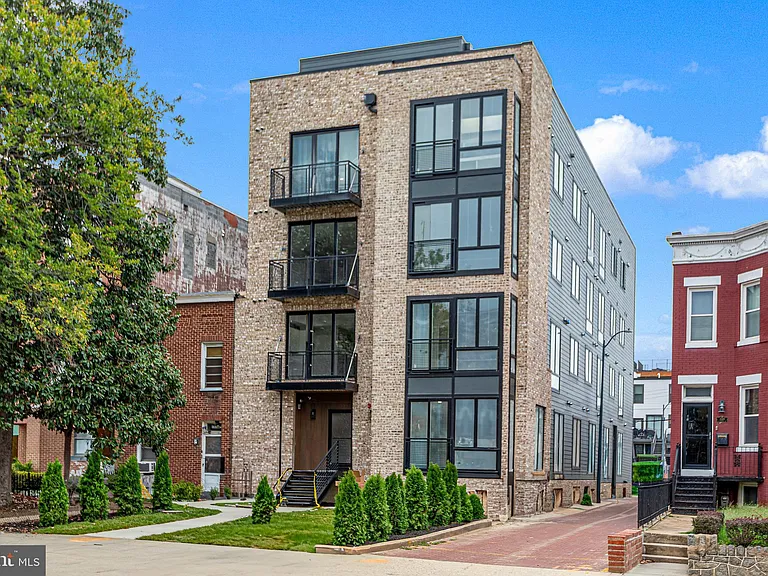 1516 E Capitol St NE — Photo 40