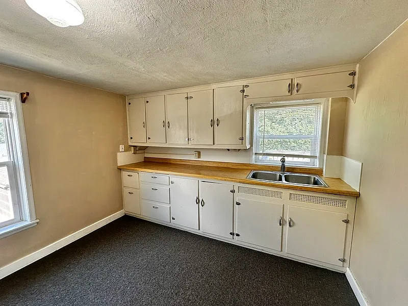 2 bed, 1.0 bath, $799 — Photo 4