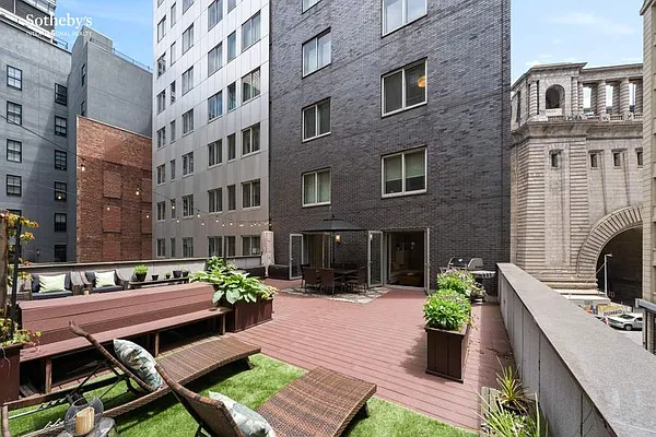 Sold by Sotheby's International Realty | media 9