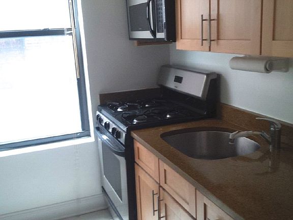 4th image of 170 Vermilyea Ave APT 5H