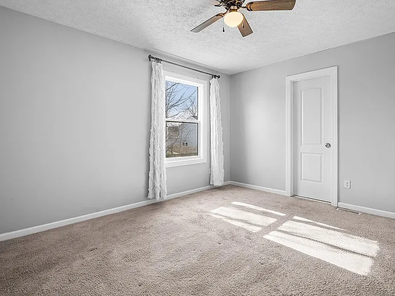 6069 Northbend Dr — Photo 11