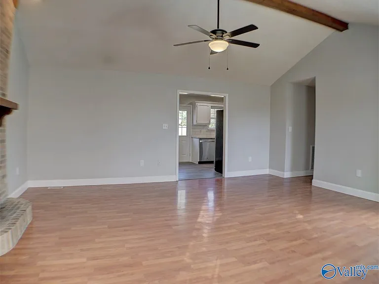 112 Suddith Ln — Photo 4
