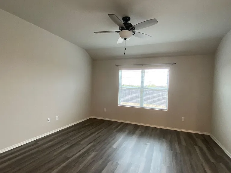 10410 Waverunner — Photo 18