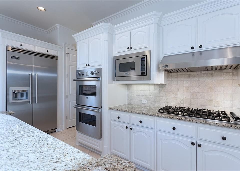 1st image of 404 Rosebury Cir
