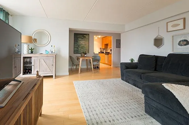 2 bed, 1.5 bath, 836 sqft, $4,150 — Photo 3