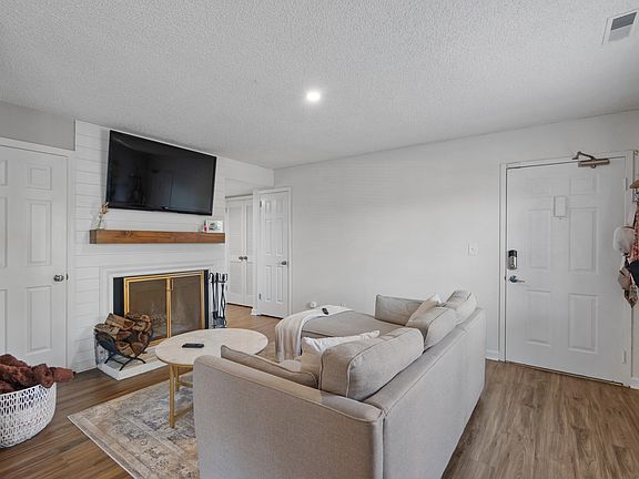 4th image of 5841 Brentwood Trce