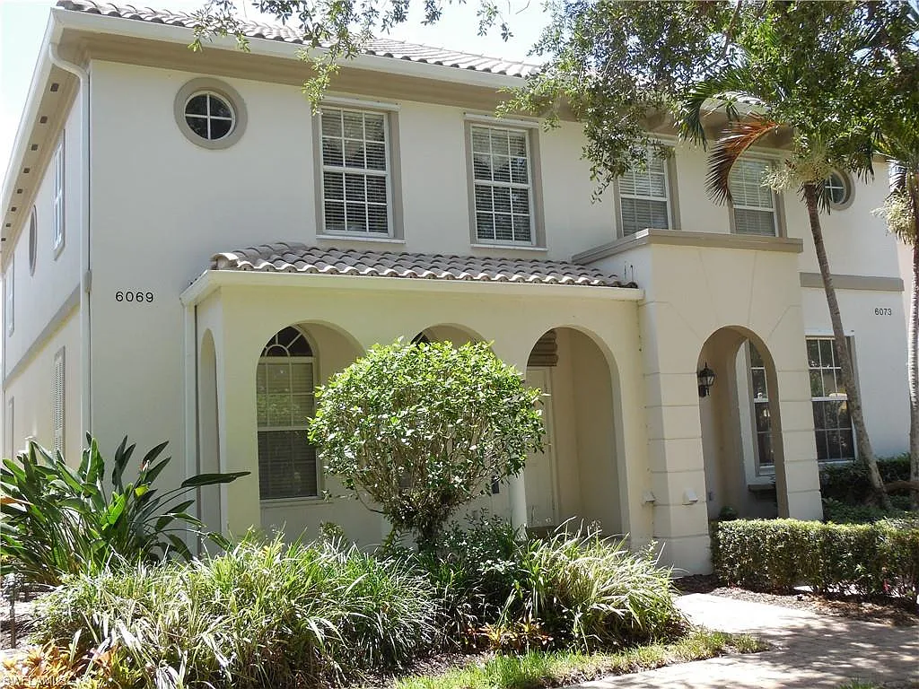 3 bed, 2.5 bath, 1800 sqft, $2,800 — Photo 1