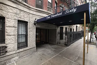 Sold by Vesna Radunovich, LREB