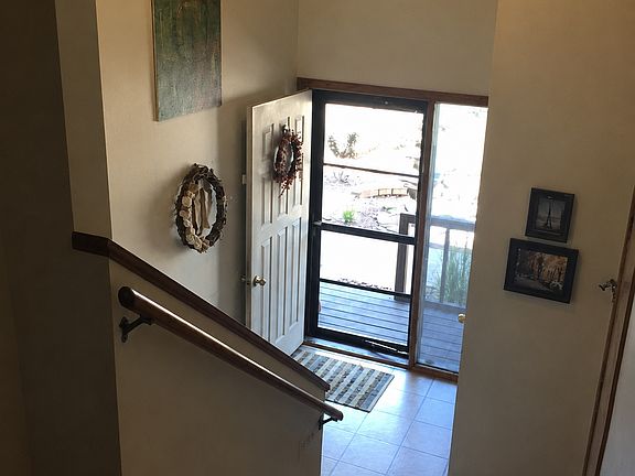 4th image of 3320-22 Rosewood Dr