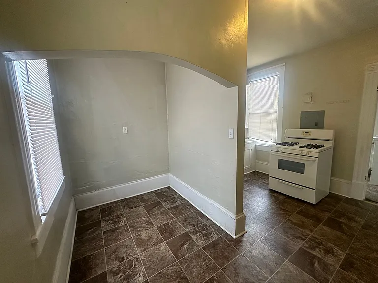 1525 S Noble St — Photo 7
