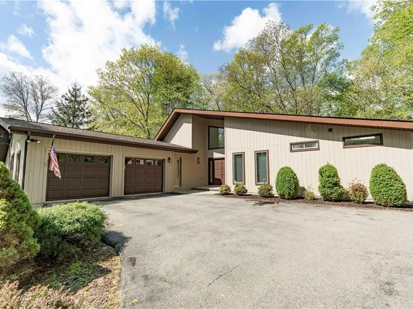 14 Luty Drive, Hyde Park, NY 12538