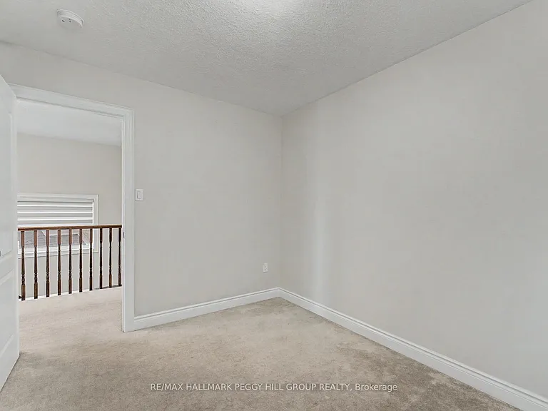 53 Nathan Cres #UPPER — Photo 9