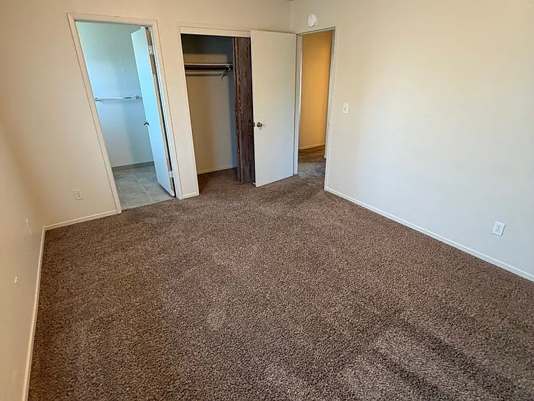 3352-3358 San Mateo Ct — Photo 8